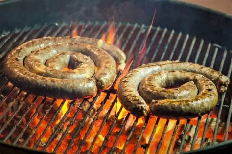  ボエールウォース！南アフリカのフレデリックスタットで味わう、スパイスと風味が織りなす肉料理の至福